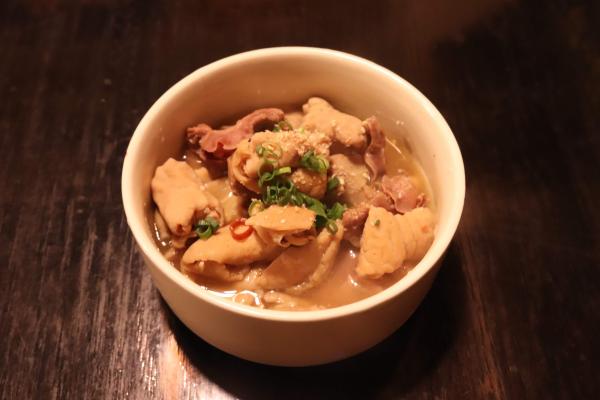 もつにんにく煮込み